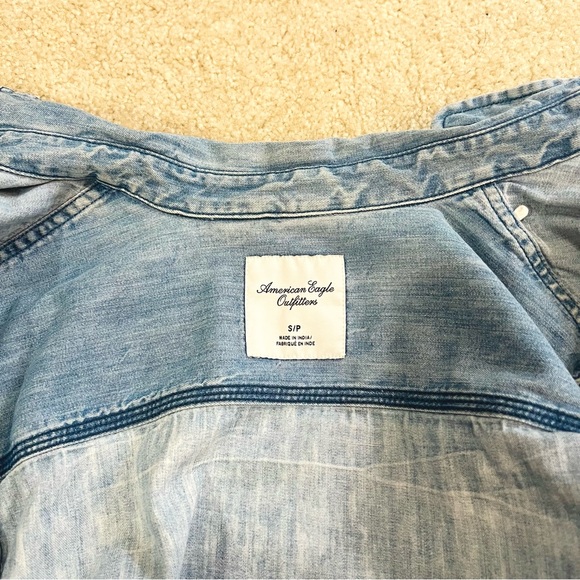 AEO Light Wash Denim Shirt - Picture 5 of 5